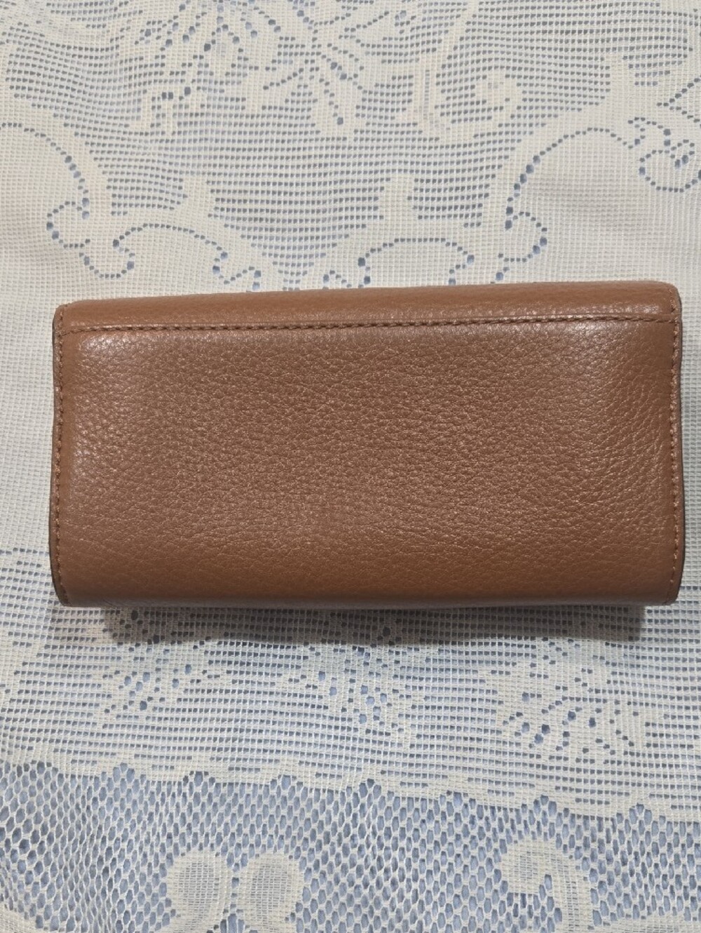 Michael Kors Tan Pebbled Leather Wallet with Gold MK Emblem - Picture 7 of 7